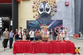 知名影企“入局”微短剧！AI题材系列剧集《爱·共生·逆世代》广州开机图片