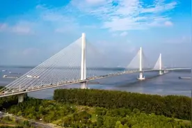 南京交警发布调查问卷：4条过长江通道拟早晚高峰限行外牌车图片