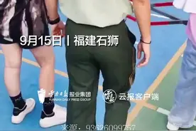 妹妹见到退伍的哥哥接自己放学激动尖叫图片