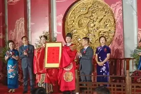 中式婚礼上一份特别的伴手礼图片