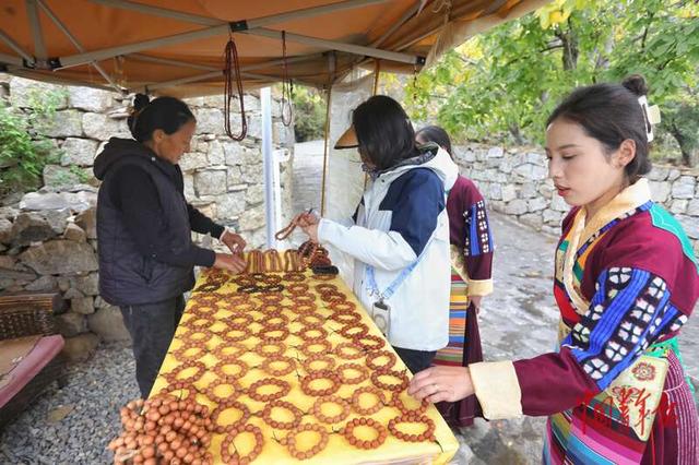 乡城藏乡 风情万种