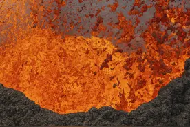 （外代一线）冰岛一火山半年内5次喷发图片