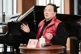 89岁高龄作曲家陈钢做客上音“蔡元培美育大讲堂”图片