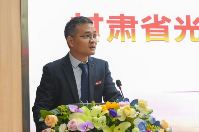 甘肃‖兰大团队突破瓶颈，新芯片问世！