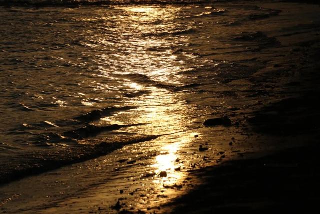 跟着赛事去旅行 | 尾金滩：追风逐浪，邂逅日落