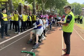 武汉市粮道街：职工趣味运动会200余人同场竞技图片