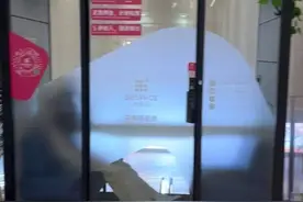 花一百块“买个安静”，能隔音，但不完全隔音！商场里的隔音仓，谁在用？图片