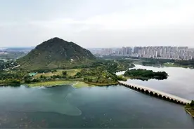 国内民用首例！“一巢四机”无人机在济南华山湖试飞成功图片