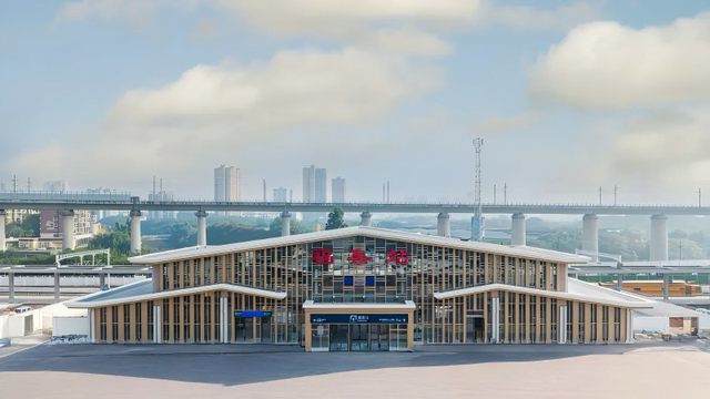 桥隧通南北·客货畅山海