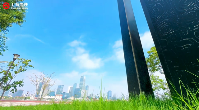 搭地铁游浦东滨江：老工业风和都市繁华，风景美不胜收