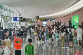 中国和马来西亚互相延长免签政策，成都至马来西亚机票搜索量比前一天上涨30%图片