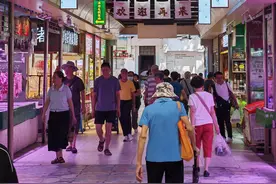 这届年轻人立下Flag：要逛100个菜市场图片