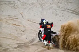 从网上认识环塔后，蒙古国车手来新疆圆梦图片