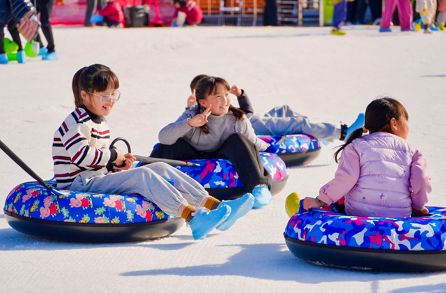 杭州这块“雪地”太火爆，一天突破30000人次！最新提醒：错峰出游