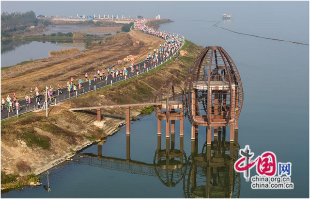 2025全国露营大会：蟹香盈野启盛会 露营狂欢醉洞庭