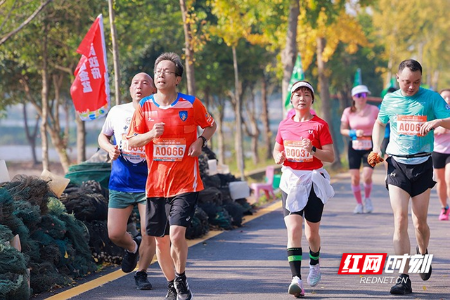 不止露营，更是“蟹”礼！全国露营大会点亮大通湖