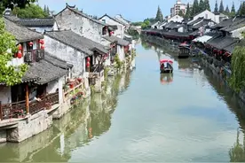 金山：水韵江南，乘船感受一场春色无边图片