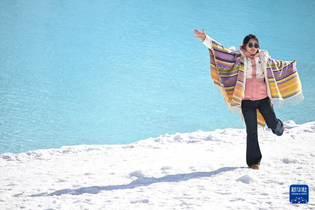 青海门源：冬日雪山旅游热