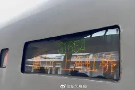 媒体评高铁临时改造遛娃舱：铁路部门动足脑筋了图片