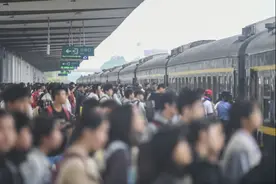 国庆第6天客流超2.78亿人次，凌晨到深圳北可坐定制巴士图片