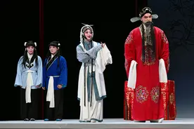 “台中台”融入现代审美，京剧《秦香莲》来沪图片