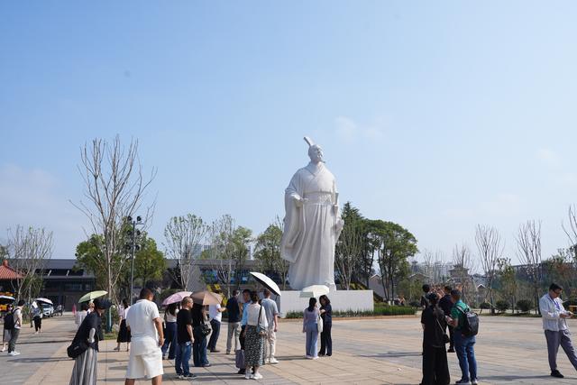 全国影响力媒体总编辑打卡怀化天问岛，与屈原隔空对谈