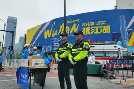“汉马”观赛请注意！警方提示：禁飞无人机、勿越警戒线图片