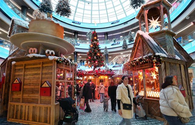 白俄罗斯“新年童话镇”节日氛围浓