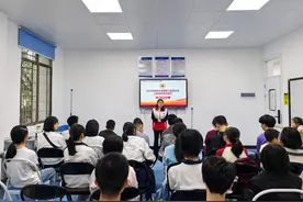 南华大学护理学院师生为中学生义务开展心肺复苏急救培训图片