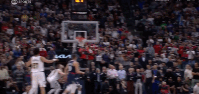 😳裁判认定戈登绝杀没超时！吧友们觉得呢？图片