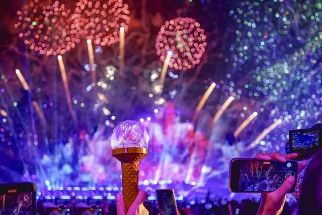 8天，323万人次！