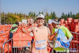 三千碗羊汤免费喝！跑友在莱马有礼乡村振兴特色产品大集吃滋了图片