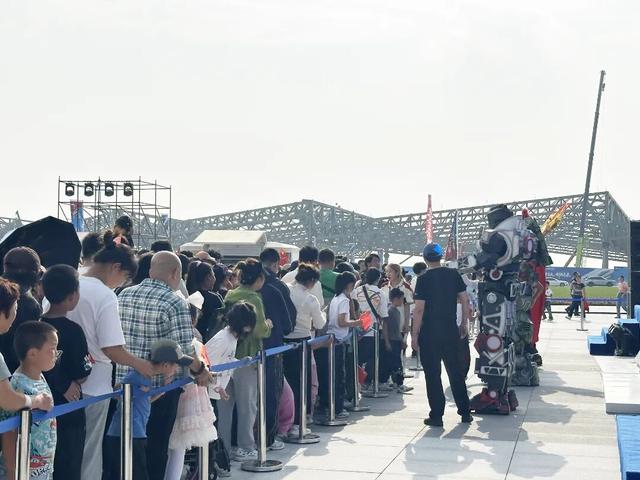 【热点】假期首日，突破170万人次！