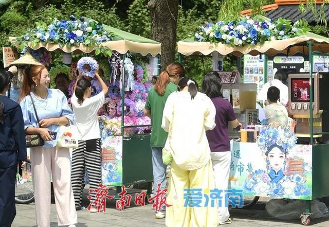 现代科技带来全新体验，“湖畔雨荷2.0”迁居北岸热度不减