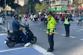 “骑手希望放宽配送时间要求”！广州电动车新规实施图片