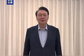 千余人出动，一波三折，尹锡悦终成韩国史上首个被捕的现任总统图片