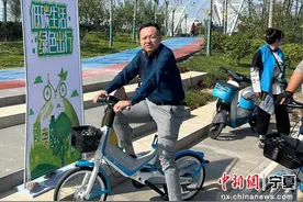 银川举办“世界无车日”绿色低碳骑行活动图片