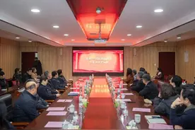 【战略合作】山东艺术学院与郓城一中建立友好学校关系10周年活动暨组画《“共和国勋章”获得者》捐赠仪式举行图片