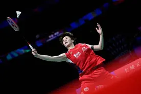 中国3比0战胜印度尼西亚 第16次捧起尤伯杯图片