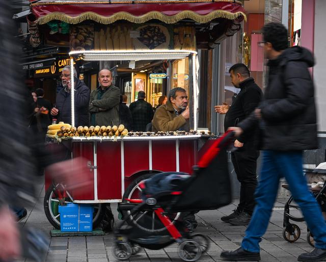 繁华的伊斯坦布尔独立大街