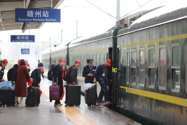 助威“赣超”，适老畅游、红色研学，这些专列你坐过吗？