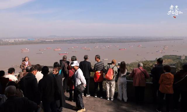 重阳登高栖霞山！玩心不“老”很嗨皮~
