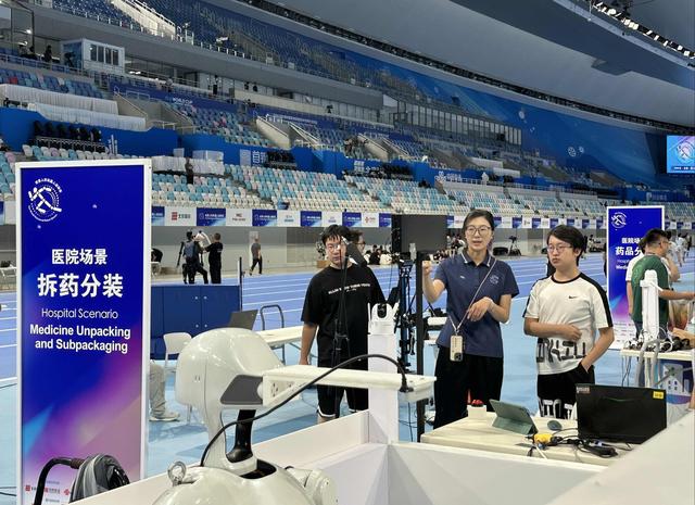 边执裁、边摸索，做机器人比赛裁判是一种什么体验？