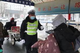 冬季路滑，骑行时你知道如何正确佩戴头盔吗？图片