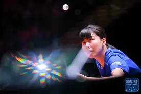 乒乓球 | 世界杯女单小组赛：陈幸同胜李恩惠图片