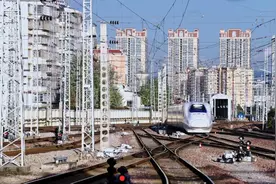 昆楚大铁路5G网络全覆盖：平均下载速率超过300Mbps视频封面