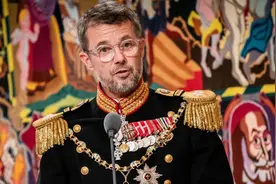 莹观天下|丹麦新君主腓特烈十世：从“派对王子”到稳重国王图片