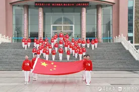 博兴县第三小学举行“树文明新风 做仁智少年”主题升旗仪式图片