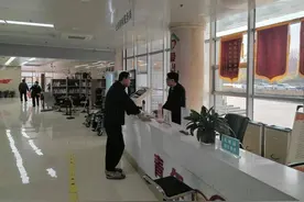 枣庄：公职律师坐窗口 法治服务零距离图片