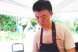 失聪老师兼职夜市小老板，无声烧烤摊“烤”出人生自强和精彩图片